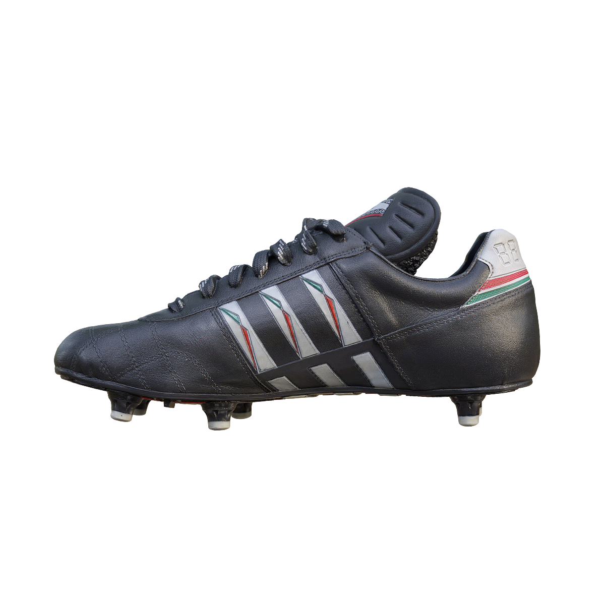 1990年FIFA世界杯足球战靴 | Adidas,黑色,1990年,足球鞋,足球文化,1990年FIFA世界杯足球战靴,FIFA世界杯,足球战靴,足球靴,阿迪达斯足球鞋,3D模型,3D打印,3D素材,obj,glTF,fbx,dae,stl,3ds,glb,usdz,3dmax,blender模型,VisionPro,3D建模,3D扫描,3d打印模型